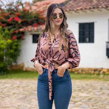 Blusa café moño