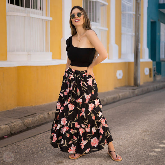 Falda larga negra flores rosadas