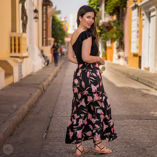 Falda larga negra flores rosadas