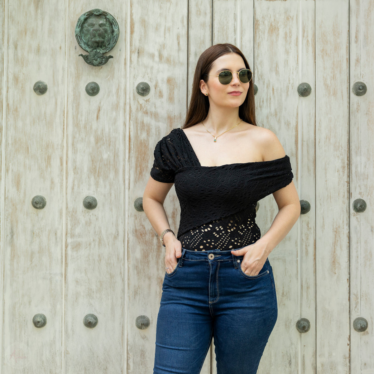 Blusa Negra Ojalillo