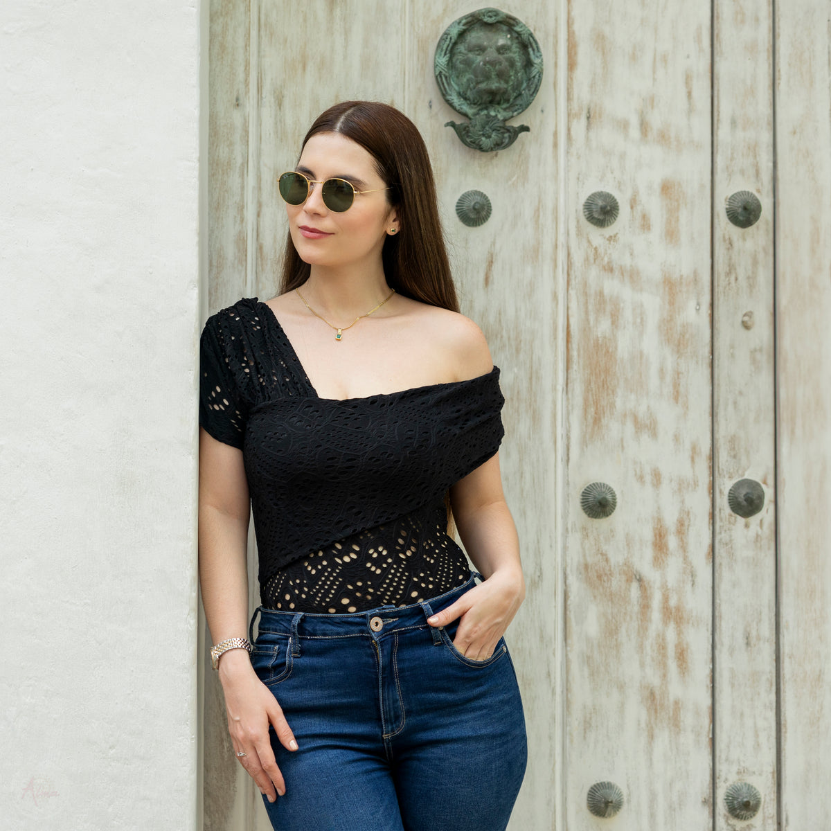 Blusa Negra Ojalillo