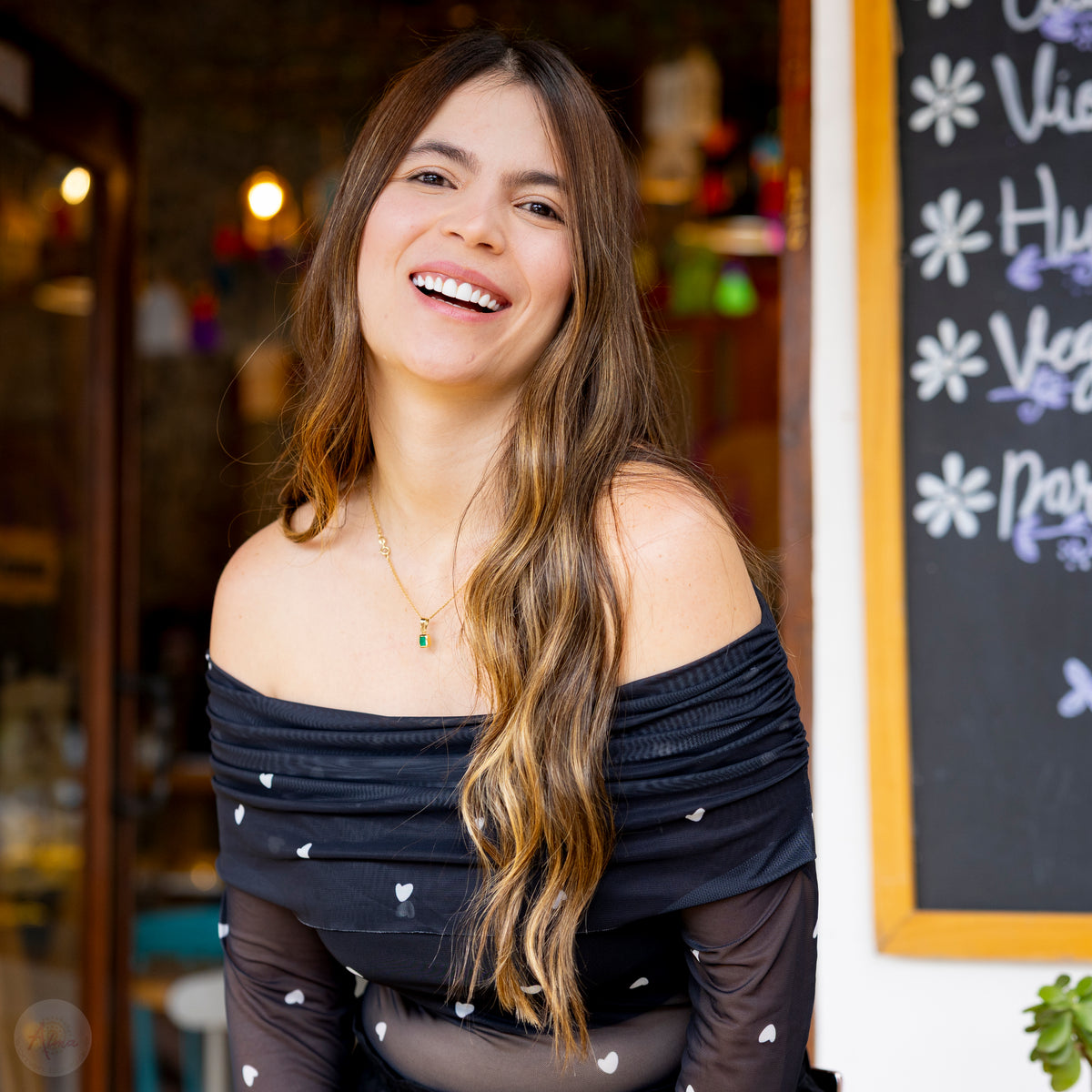 Blusa Negra Velo de Corazones