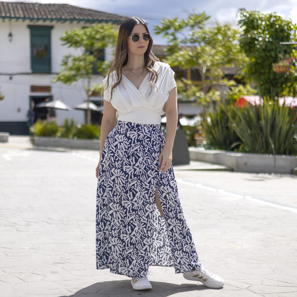 Falda larga azul