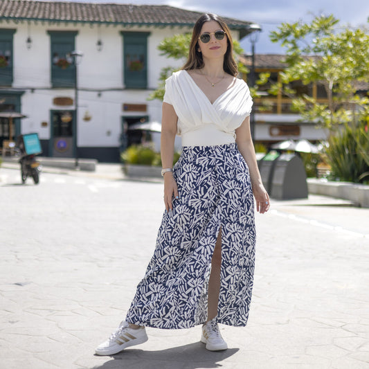 Falda larga azul
