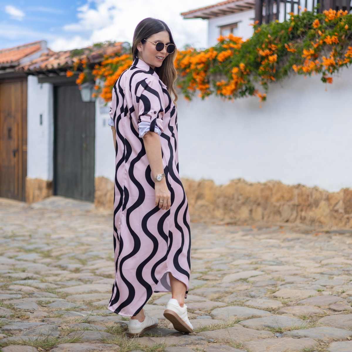 Camiseroa rosa y negro