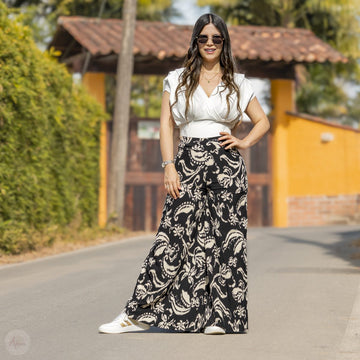 Pantalón negro flor beige + Blusa