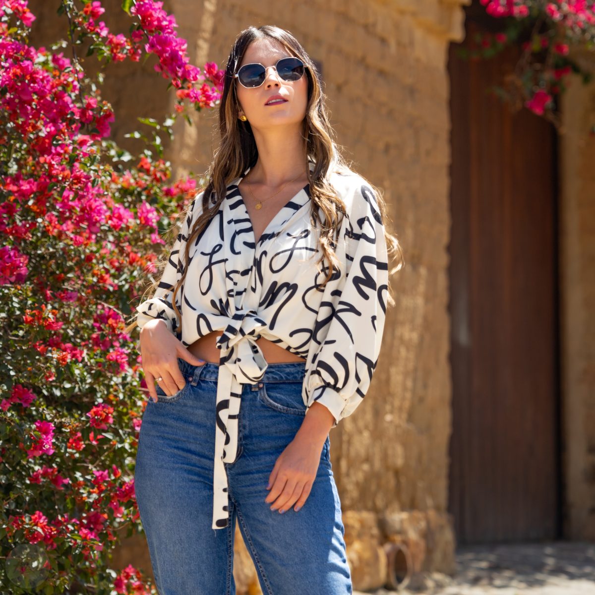 Blusa blanca moño