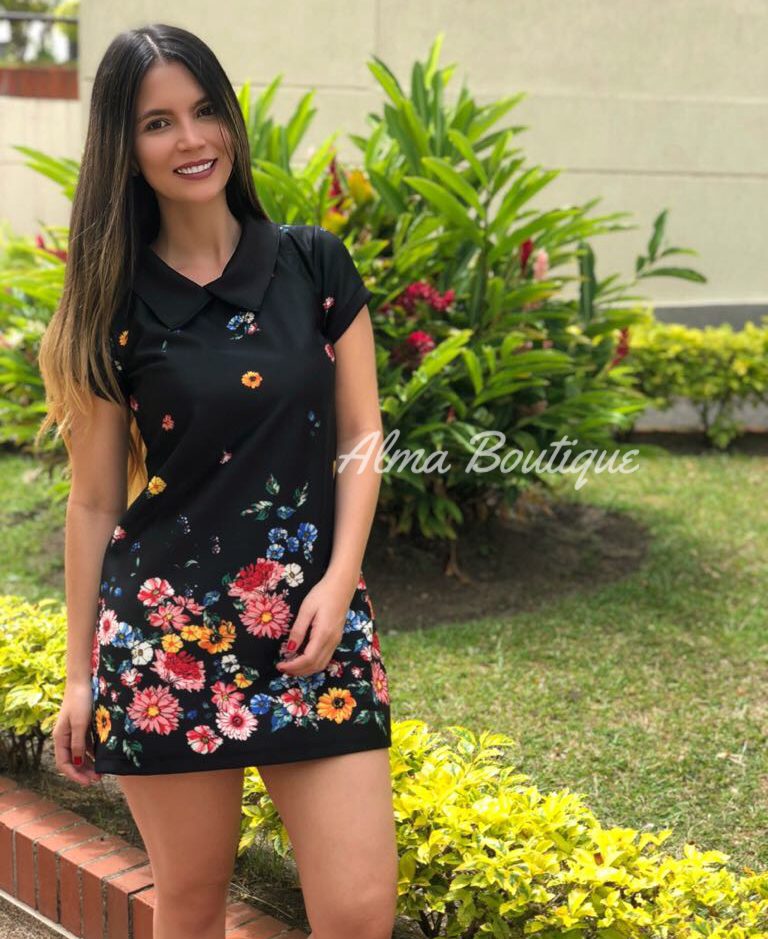 Vestido Cuello Bebe Negro con Flores