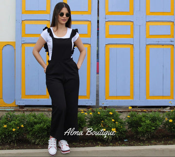 Enterizo Negro Arandelas en los Hombros + Camisa Blanca