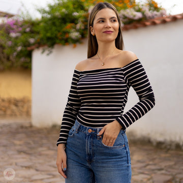 Blusa negra rayas blancas
