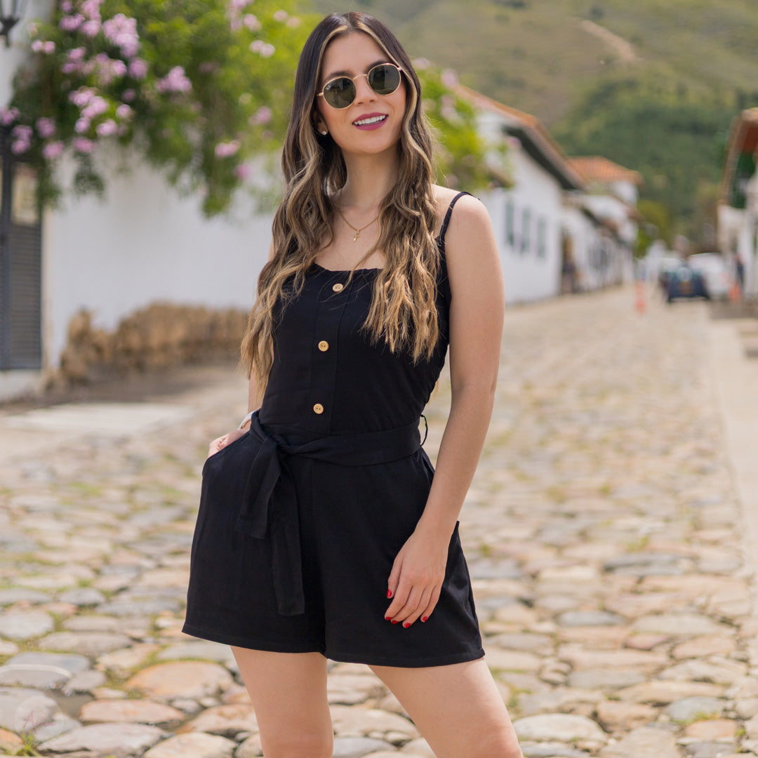 Enterizo Short Negro Botones