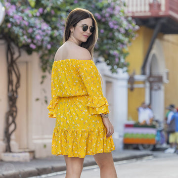 Vestido amarillo flor pequeña
