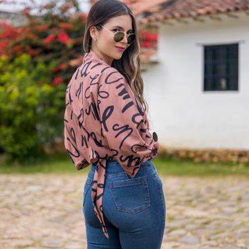 Blusa café moño