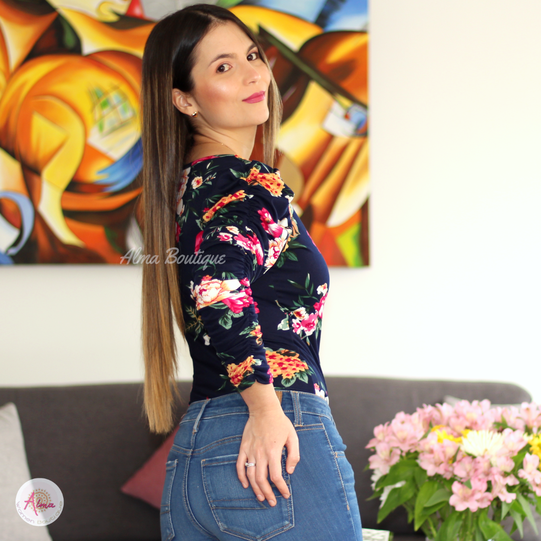 Body Azul Oscuro con Flores