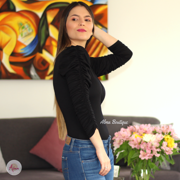 Blusa Negra Manga Rizada