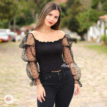 Blusa negra manga pepas