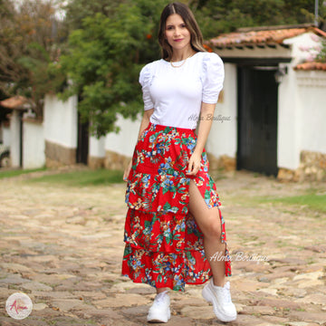 blusa blanca + falda roja flores