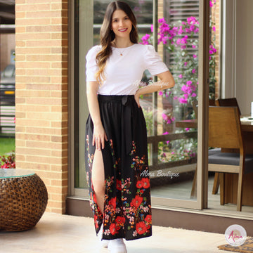 Blusa Blanca + Falda Larga flor Roja