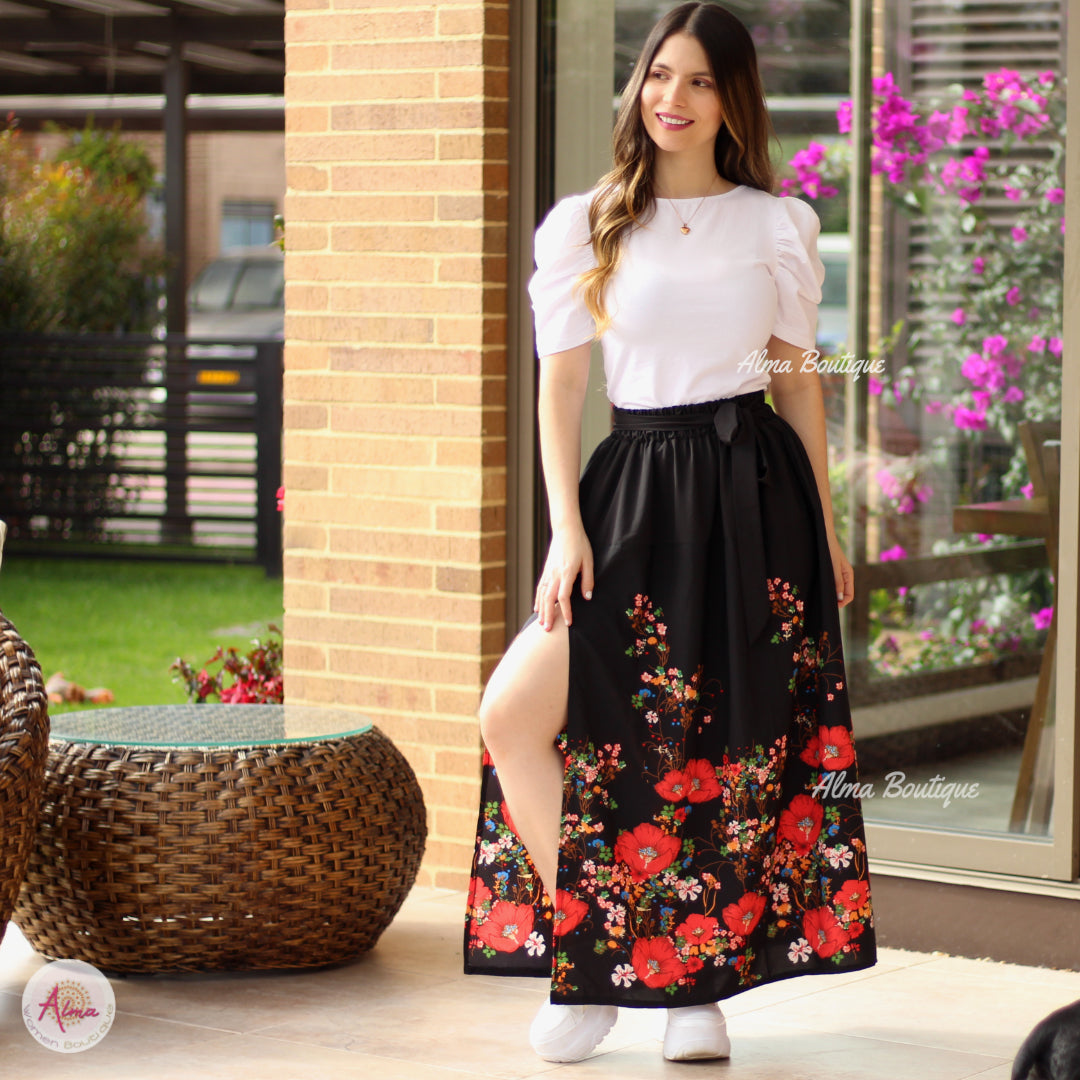 Blusa Blanca + Falda Larga flor Roja