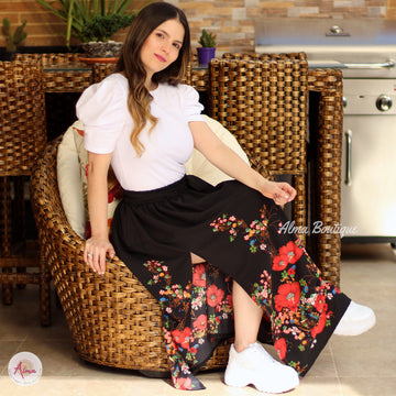 Blusa Blanca + Falda Larga flor Roja